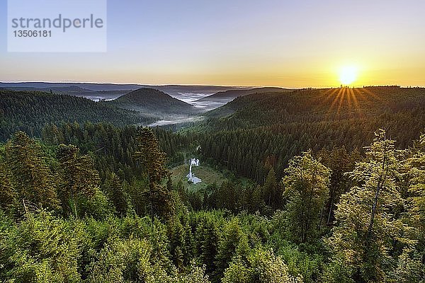 Blick von der Aussichtsplattform Ellbachseeblick  Sonnenaufgang  Nordschwarzwald  Baiersbronn  Baden-WÃ¼rttemberg  Deutschland  Europa