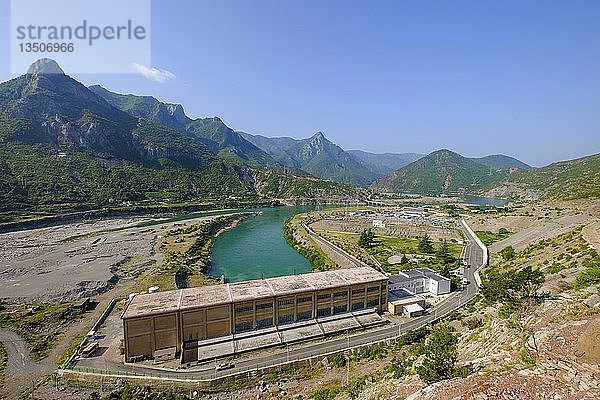 Wasserkraftwerk am Damm des Koman-Staudamms  Fluss Drin  Koman  Qark Shkodra  Albanien  Europa