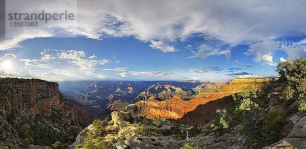 Blick auf den Grand Canyon  Aussichtspunkt Mather Point  South Rim  Grand Canyon  in Tusayan  Arizona  USA  Nordamerika