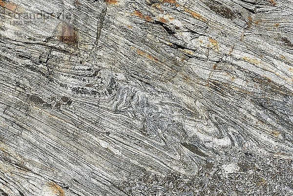 Querschnitt und Struktur von Lewis-Gneis  Lewisian  metamorphes Gestein  ältestes Gestein in Europa  Äußere Hebriden  Isle of Lewis  Schottland  Vereinigtes Königreich  Europa