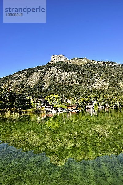 Blick auf Fischerndorf am Altaussee  hinter der Bergkette Loser  Bad Aussee  Steiermark  Österreich  Europa