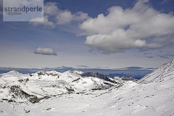 Blick vom Hochtor auf die Edelweißspitze 2572 m  Nationalpark Hohe Tauern  Kärnten  Österreich  Europa