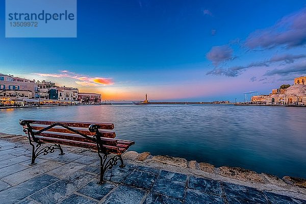 Bank  Hafen  Sonnenuntergang  Chania  Kreta  Griechenland  Sonnenuntergang  Europa