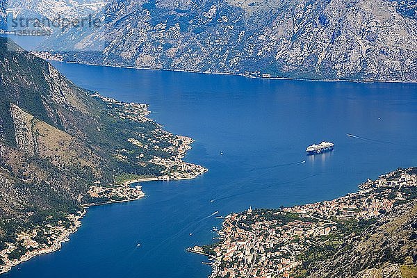 Bucht von Kotor mit den Dörfern Muo  Prcanj und Dobrota bei Kotor  Montenegro  Europa