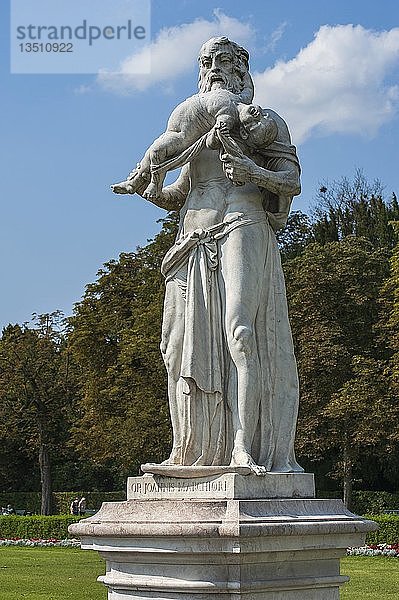 Saturn frisst seine Kinder  Figur von Giovanni Marchior  Schloss Nymphenburg  München  Oberbayern  Bayern  Deutschland  Europa