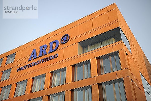 Gebäude der ARD  öffentlich-rechtliches Fernsehen  Hauptstadtstudio  Berlin  Deutschland  Europa