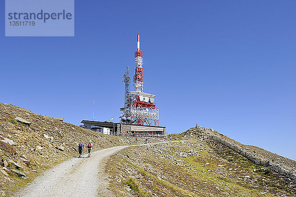 Funkturm und Bergstation auf dem Patscherkofel  2248 m  Tuxer Alpen  Tirol  Österreich  Europa