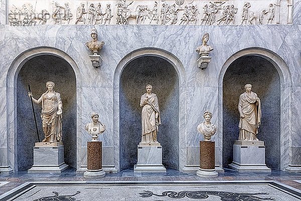 Römische Marmorskulpturen  Chiaramonti Museum  Vatikanstadt  Rom  Latium  Italien  Europa