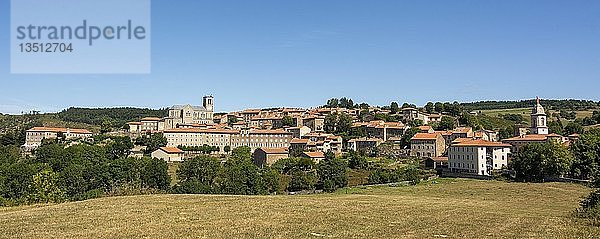 Dorf Pradelles  les plus beaux villages de France auf dem Stevenson-Weg  Departement Haute-Loire  Auvergne Rhone Alpes  Frankreich  Europa