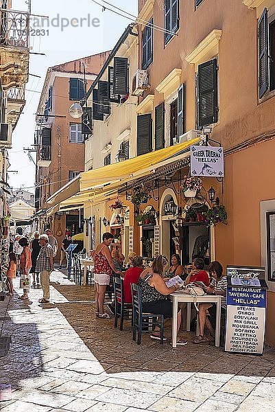 Restaurant  Taverne  Geschäfte  Altstadt  Kerkyra  Insel Korfu  Ionische Inseln  Griechenland  Europa