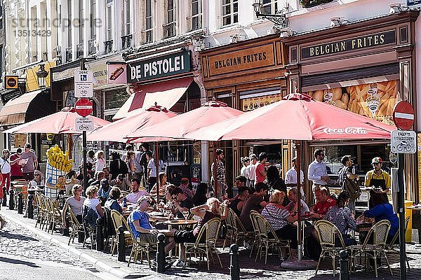 Straßencafé im Zentrum von Brüssel  Belgien  Europa