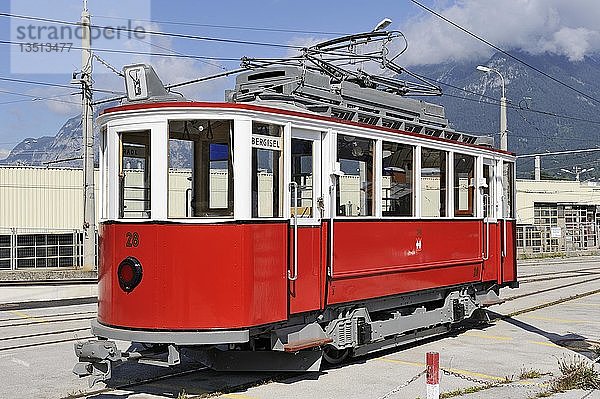 Straßenbahntriebwagen TW 28 der Tiroler Museumsbahnen  Baujahr 1910  Innsbruck  Tirol  Österreich  Europa