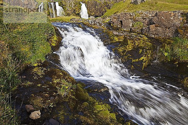 Wasserfall Kirkjufellsfoss  nahe Grundarfjördur  Snæfellsnes  Westisland  Island  Europa
