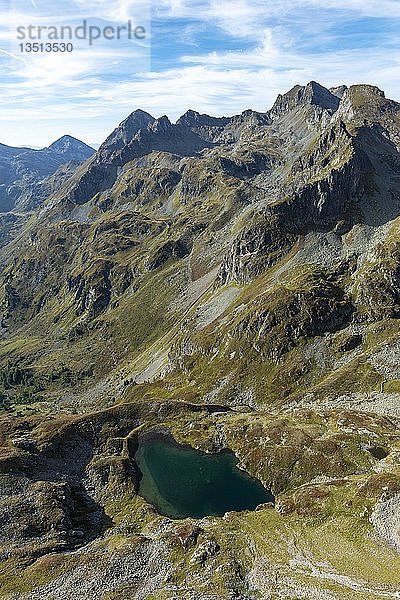 Luftaufnahme  kleiner Bergsee  Klaffersee  Schladminger Tauern  Lungau  Salzburger Land  Österreich  Europa