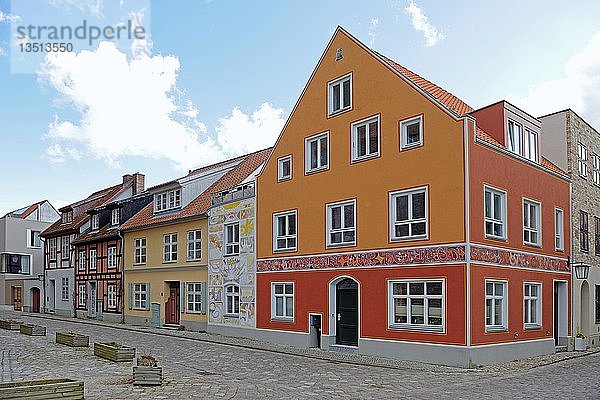 Sanierte Fachwerkhäuser im historischen Stadtkern  Stralsund  UNESCO-Welterbe  Mecklenburg-Vorpommern  Deutschland  Europa  PublicGround  Europa