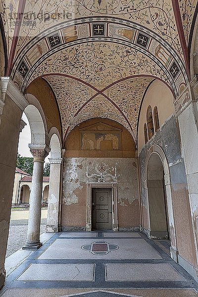 Fresken in den Arkaden  Eingang Ostseite  Nordfriedhof  Ungererstr.  München  Oberbayern  Bayern  Deutschland  Europa