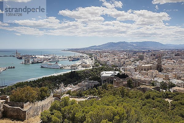 Hafen  Stadtbild  Málaga  Costa del Sol  Andalusien  Spanien  Europa