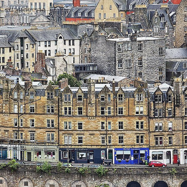 Blick vom Calton Hill auf die Häuser der Altstadt  vor der Jeffrey Street  Edinburgh  Lothian  Schottland  Vereinigtes Königreich  Europa