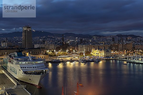 Port Vell  Hafenpromenade Rambla de Mar  Fähre  Abenddämmerung  Barcelona  Katalonien  Spanien  Europa