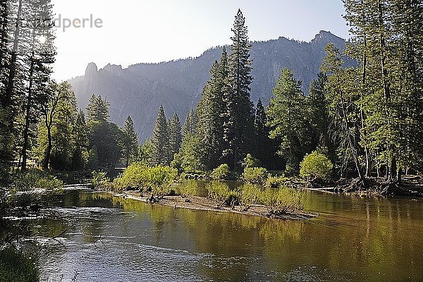 Merced River  Yosemite-Nationalpark  Kalifornien  USA  Nordamerika