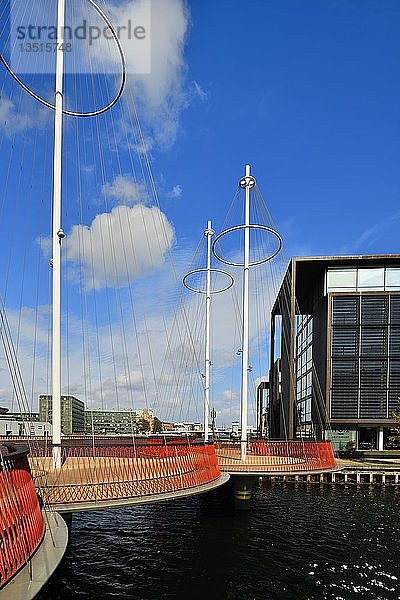 Cirkelbroen-Brücke  entworfen vom Künstler Olafur Eliasson  Stadtteil Christianshavn  Kopenhagen  Dänemark  Europa
