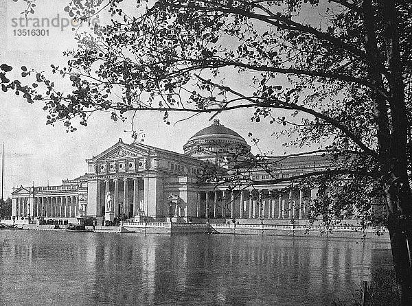 Gebäude auf dem Gelände der Weltausstellung 1893  der Kunstpalast  Schmuckstück der Ausstellung  historische Schwarzweißfotografie  Chicago  USA  Nordamerika