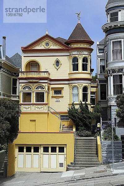 Haus im viktorianischen Stil in San Francisco  Kalifornien  USA  Nordamerika