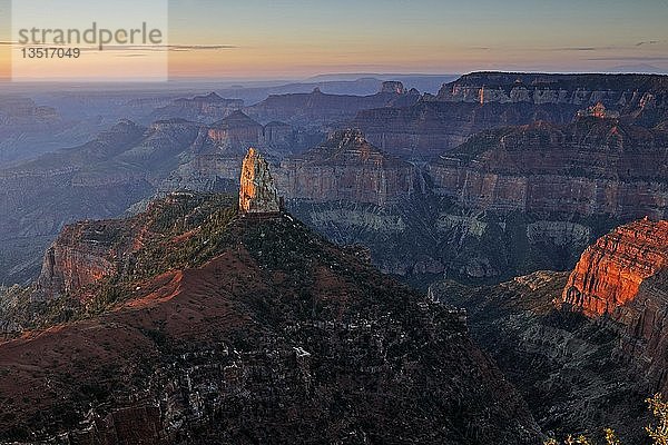 Sonnenaufgang am Point Imperial  Mount Hayden  Grand Canyon North Rim  Arizona  USA  Nordamerika