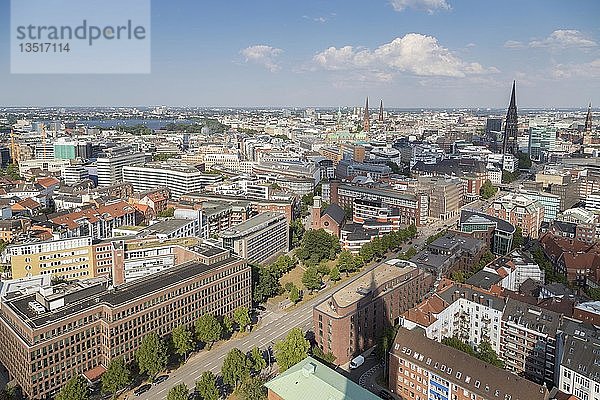 Blick über Hamburg  Deutschland  Europa