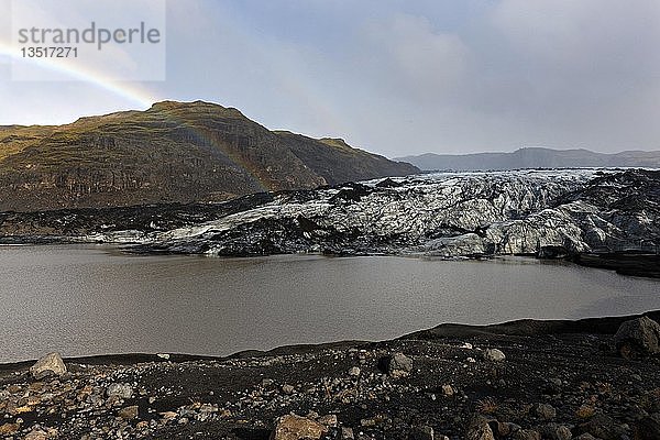 Regenbogen über dem Sölheimajökull-Gletscher  Südwest-Island  Island  Europa