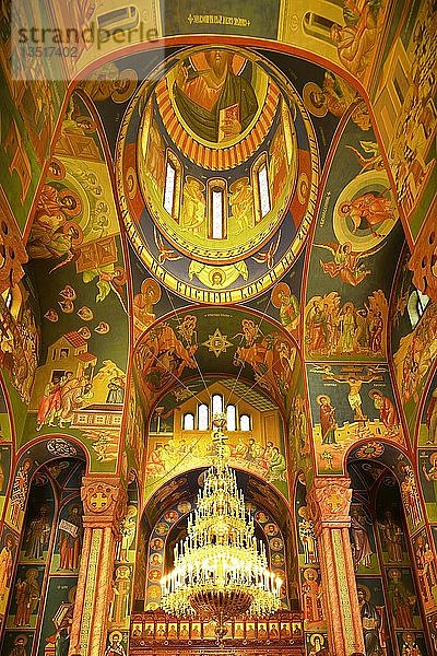 Innenansicht mit Wandmalereien  Serbisch-Orthodoxe Kirche St. Kyrill und Method  Ljubljana  Slowenien  Europa