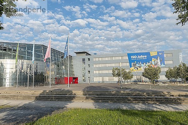 Fakultät für Mathematik und Informatik am Forschungscampus  Campus Garching  Technische Universität München  Forschungszentrum Garching  Deutschland  Europa