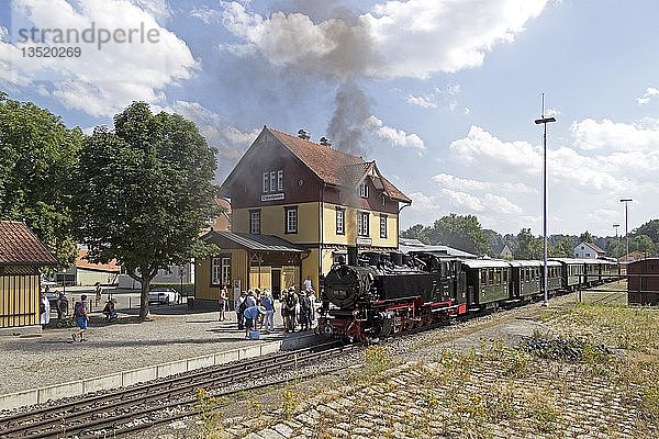 Bahnhof Ochsenhausen  Museumsschmalspurbahn Öchsle  Baden-Württemberg  Deutschland  Europa