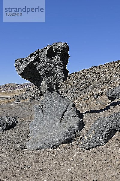 Mushroom Rock  Felsformation  Death Valley National Park  Kalifornien  USA  Nordamerika