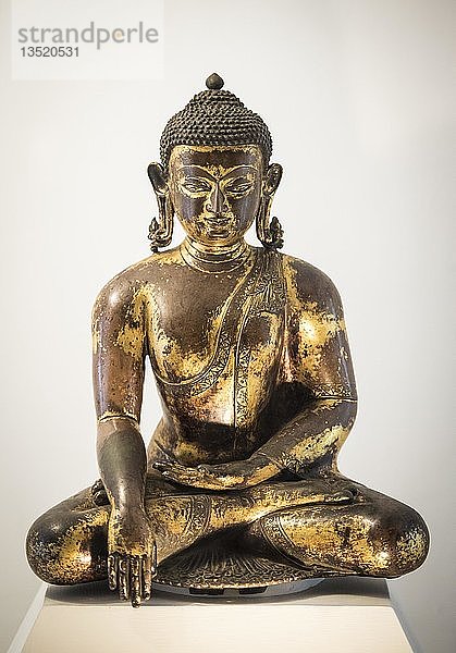 Antike Buddha-Statue  Patan Museum  Patan  Kathmandu-Tal  Himalaya-Region  Nepal  Asien