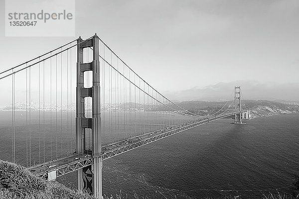 Golden Gate Bridge bei Sonnenuntergang  San Francisco  Kalifornien  USA  Amerika  Nordamerika