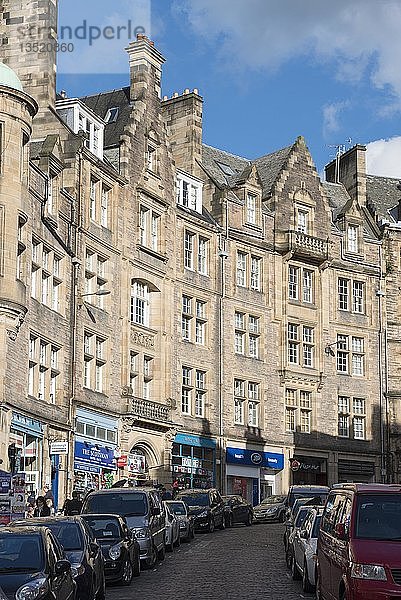 Historische Häuserzeile in der Cockburn Street  Edinburgh  Schottland  Vereinigtes Königreich  Europa