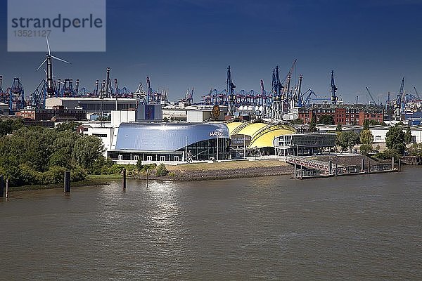 Blick auf das Theater im Hafen  Musical Boulevard  Hamburg  Deutschland  Europa