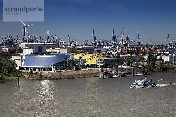 Blick auf das Theater im Hafen  Musical Boulevard  Hamburg  Deutschland  Europa