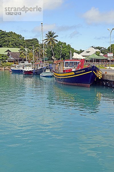 Hafen  Anlegestelle  Insel La Digue  Seychellen  Afrika