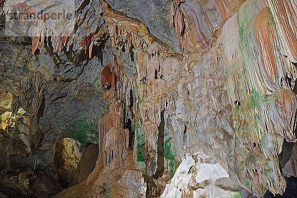Höhle  Tropfsteinhöhle  Höhlentempel Wat Tham Suwan Khuha  Phang Nga  Thailand  Asien
