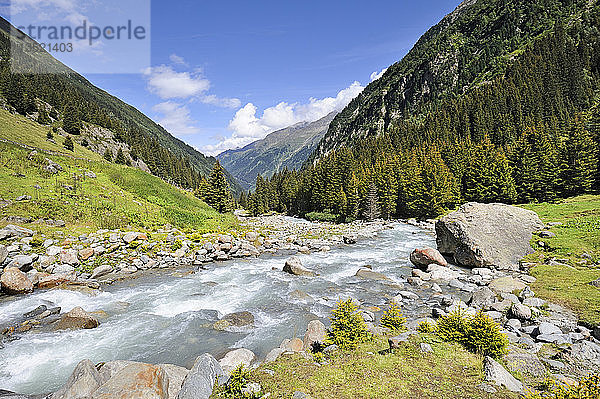 Fluss Ruetz  Stubaital  Tirol  Österreich  Europa