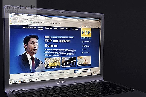 Website  FDP-Webseite auf dem Bildschirm eines Sony Vaio Laptops  Freie Demokratische Partei Deutschlands