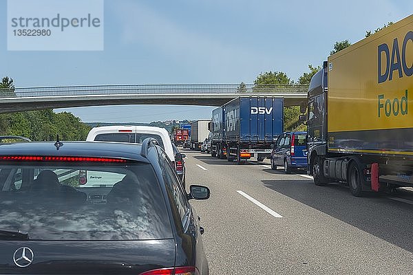 Rettungsgasse  Stau auf der Autobahn  Bayern  Deutschland  Europa