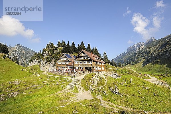 Berggasthaus Bollenwees  1471 m  ein Berggasthaus oberhalb des Fälensees in den Appenzeller Alpen  Kanton Appenzell Innerrhoden  Schweiz  Europa