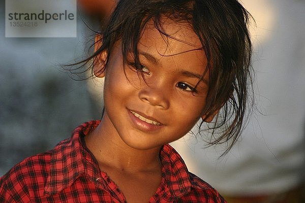 Porträt eines Mädchens  Kambodscha  Südostasien  Asien