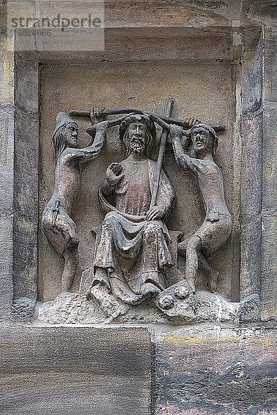 Relief der Geißelung Jesu  außerhalb der Sebalduskirche  16. Jahrhundert  Nürnberg  Mittelfranken  Bayern  Deutschland  Europa