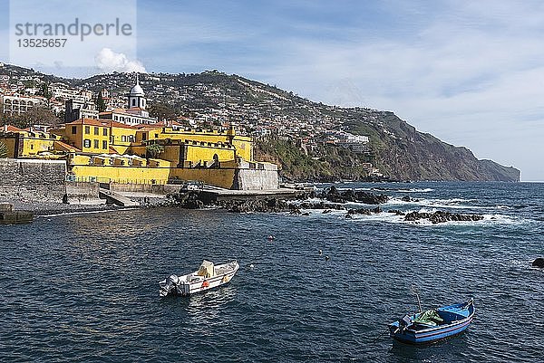 Blick auf die Festung Fortaleza de Sao Tiago  Funchal  Insel Madeira  Portugal  Europa