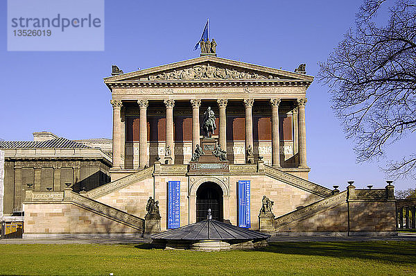 alte nationalgalerie auf der museumsinsel  berlin  deutschland