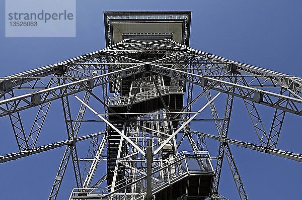 Berliner Funkturm  Fernsehturm  auf dem Messegelände  Detail  Berlin  Deutschland  Europa